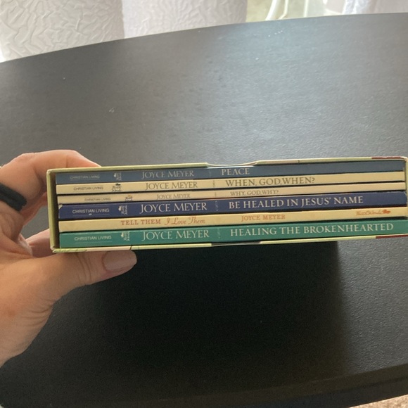 Joyce Meyer, Hope In Difficult Times, 6 Books - Picture 15 of 15